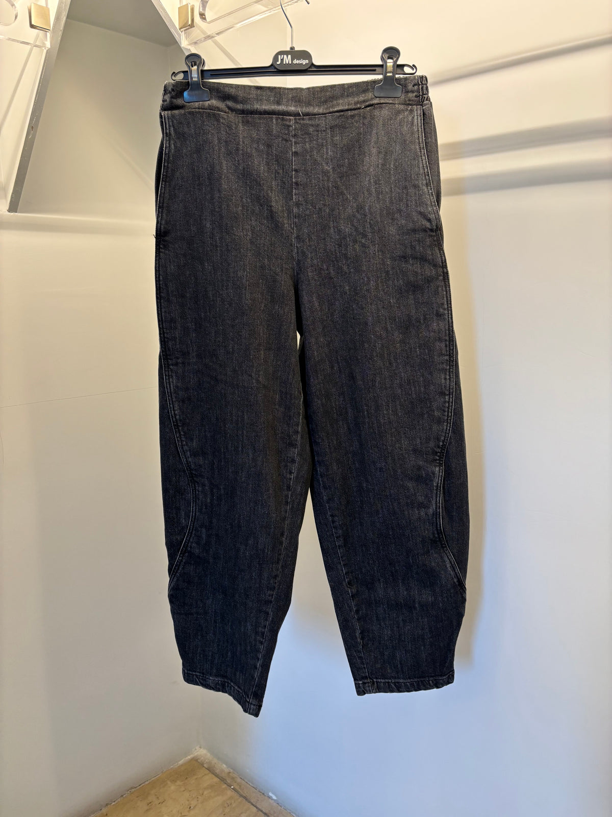 Jeans a uovo con cucitura in rilievo J'm Design