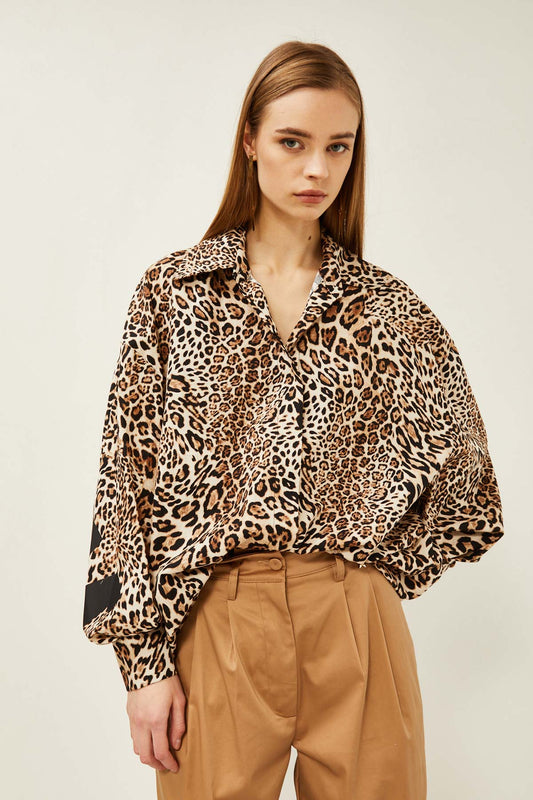 Camicia animalier con stampa Souvenir