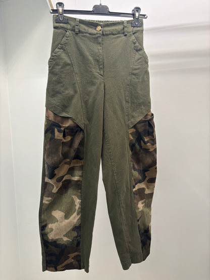 Pantalone kargo con inserti camouflage Tadashi