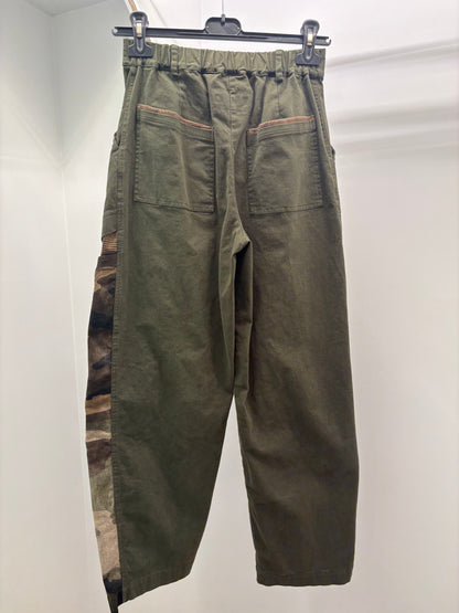 Pantalone kargo con inserti camouflage Tadashi