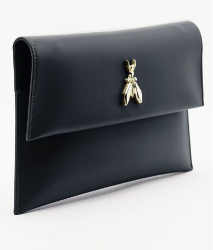 Pochette Fly in pelle con catena Patrizia Pepe
