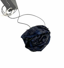 Collana lunga con fiore Sanctamuerte